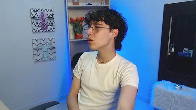 Snapshot of Jeam_hot chatting on January 19, 8:51 pm Jeam hot online show from January 19, 8:51 pm