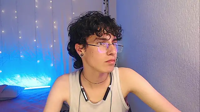 Snapshot of Jeam_hot chatting on February 1, 9:08 pm Jeam hot online show from February 1, 9:08 pm
