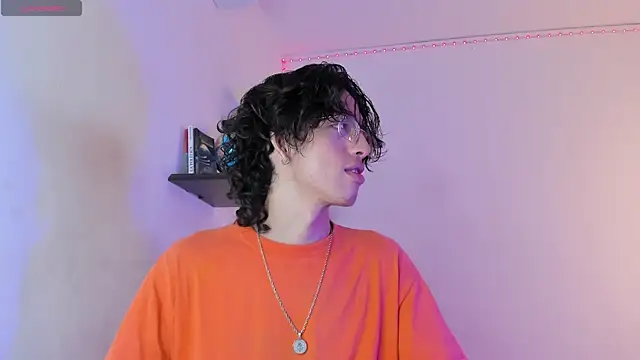 Snapshot of manu_vera chatting on September 24, 7:50 pm manu vera online show from September 24, 7:50 pm