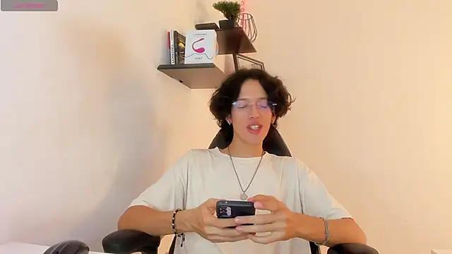 Snapshot of manu_vera chatting on September 26, 7:51 pm manu vera online show from September 26, 7:51 pm