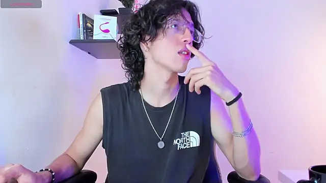 Snapshot of manu_vera chatting on September 27, 8:14 pm manu vera online show from September 27, 8:14 pm