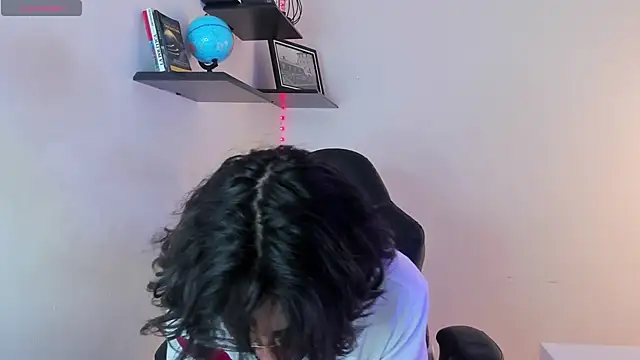 Snapshot of manu_vera chatting on September 29, 8:24 pm manu vera online show from September 29, 8:24 pm