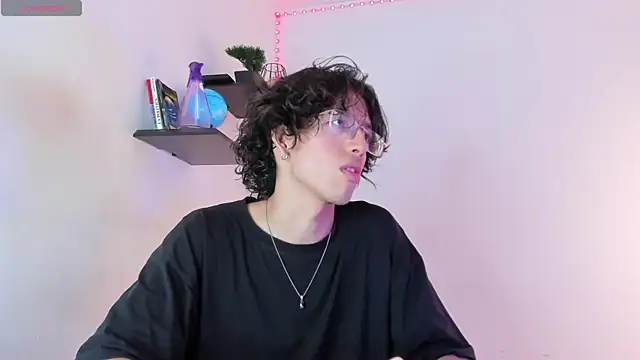 Snapshot of manu_vera chatting on October 1, 8:04 pm manu vera online show from October 1, 8:04 pm