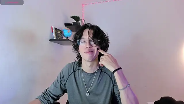 Snapshot of manu_vera chatting on October 15, 7:58 pm manu vera online show from October 15, 7:58 pm