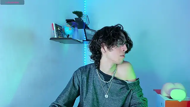 Snapshot of manu_vera chatting on October 23, 4:34 am manu vera online show from October 23, 4:34 am