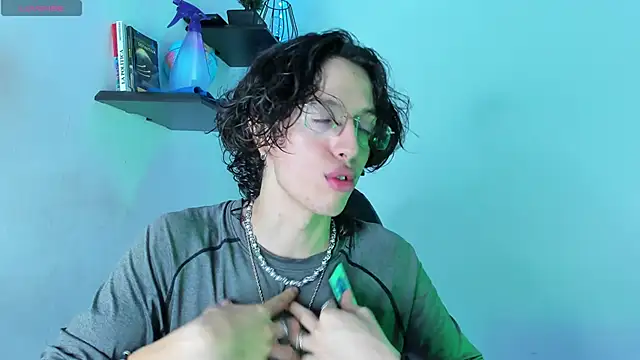 manu vera online show from November 4, 3:38 am