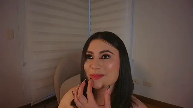 Snapshot of venusleroy_ chatting on October 22, 10:20 pm venusleroy  online show from October 22, 10:20 pm