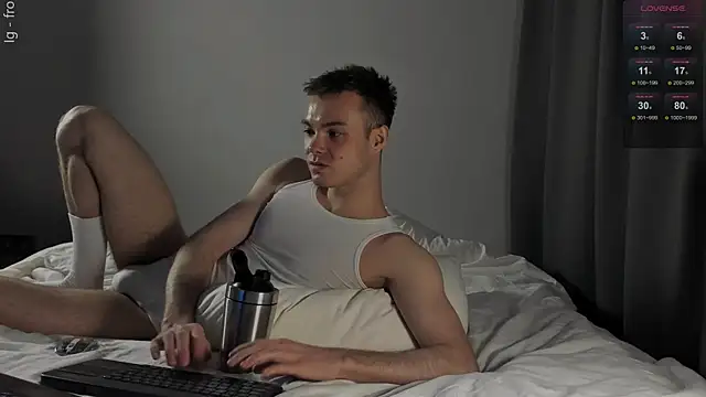 Snapshot of fromed chatting on December 15, 5:06 pm fromed online show from December 15, 5:06 pm