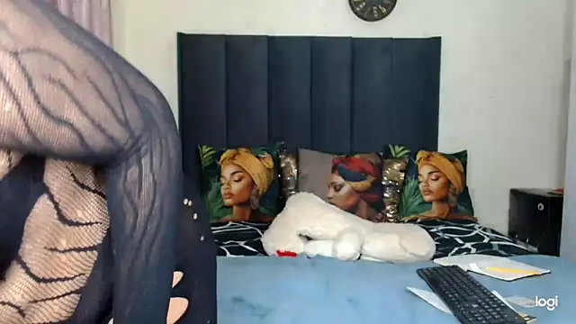 quenliyasa online show from January 15, 8:23 pm