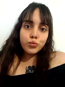 Snapshot of lucylovles chatting on December 4, 8:56 am lucylovles online show from December 4, 8:56 am