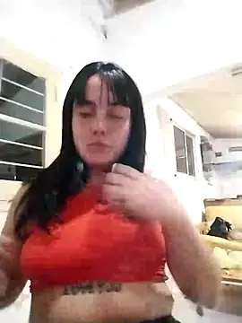 Snapshot of lucylovles chatting on December 17, 12:05 am lucylovles online show from December 17, 12:05 am