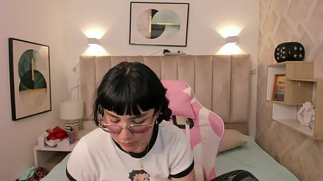 Haru Bonny online show from February 4, 8:47 pm