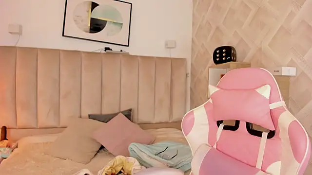 Haru Bonny online show from February 25, 7:45 pm