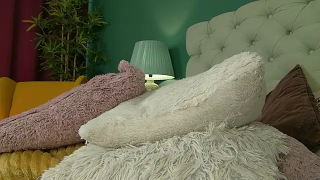Foxxxy MILF online show from January 23, 8:25 am