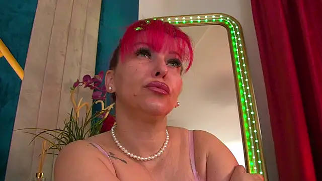 Foxxxy MILF online show from May 7, 3:45 am