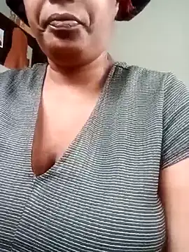 Snapshot of 2Sweetysmile chatting on April 7, 10:15 am 2Sweetysmile online show from April 7, 10:15 am