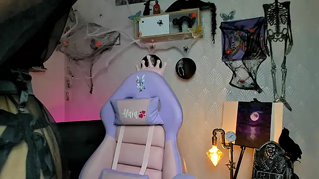 Snapshot of Alaia_Love77 chatting on October 15, 3:34 pm Alaia Love77 online show from October 15, 3:34 pm