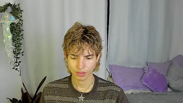 santy-kitty online show from September 29, 2:49 am