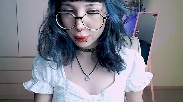 Snapshot of MoriHorri chatting on December 19, 1:39 am MoriHorri online show from December 19, 1:39 am