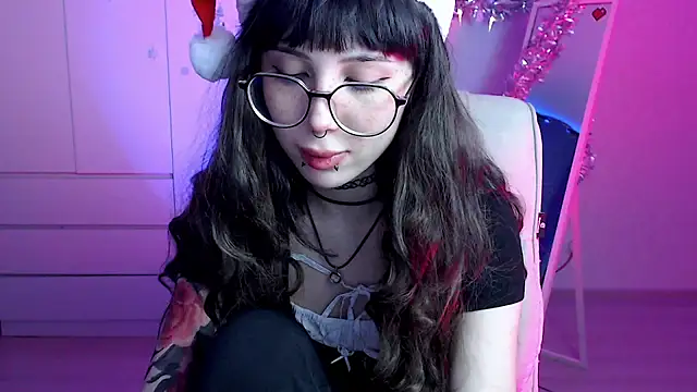 Snapshot of MoriHorri chatting on December 28, 1:08 am MoriHorri online show from December 28, 1:08 am