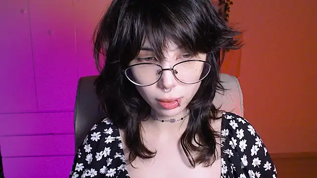 Snapshot of MoriHorri chatting on September 14, 1:10 pm MoriHorri online show from September 14, 1:10 pm