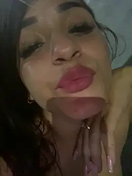 Snapshot of perlita05 chatting on January 19, 7:25 am perlita05 online show from January 19, 7:25 am