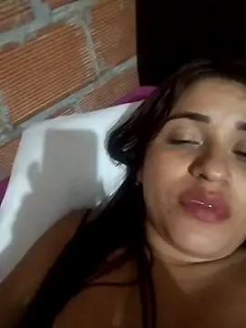 Snapshot of perlita05 chatting on January 25, 8:10 am perlita05 online show from January 25, 8:10 am
