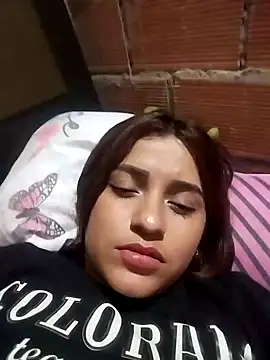 Snapshot of perlita05 chatting on February 13, 8:38 am perlita05 online show from February 13, 8:38 am