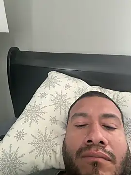 Snapshot of elamante03 chatting on March 5, 3:19 pm elamante03 online show from March 5, 3:19 pm