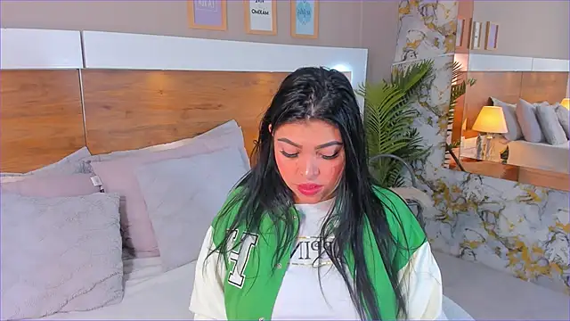 EmaBakker online show from November 30, 11:47 am