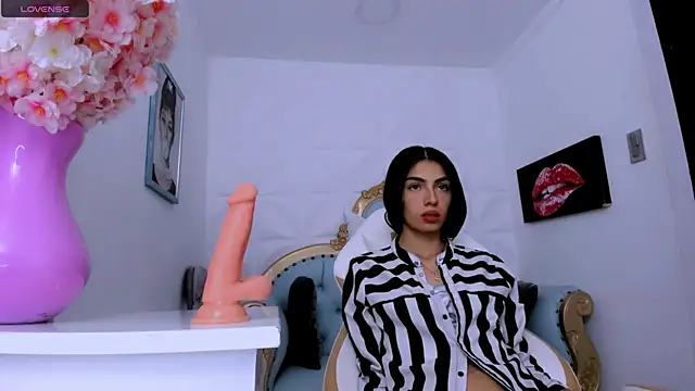 eimy skinny online show from February 9, 1:35 pm