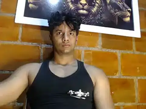 Snapshot of alextonbruno chatting on December 13, 9:20 pm alextonbruno online show from December 13, 9:20 pm