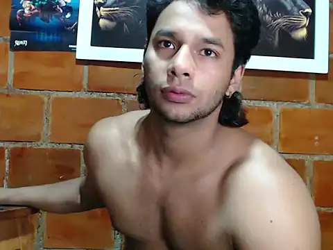 Snapshot of alextonbruno chatting on September 9, 9:47 pm alextonbruno online show from September 9, 9:47 pm