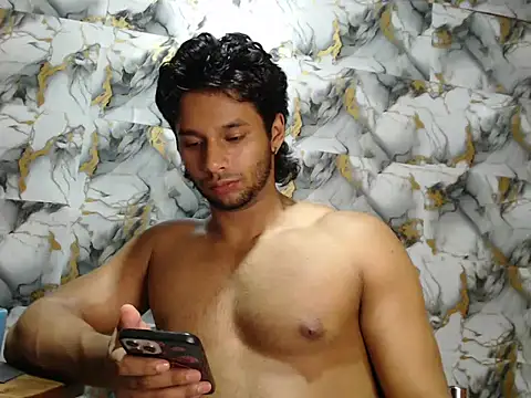 Snapshot of alextonbruno chatting on September 18, 7:43 am alextonbruno online show from September 18, 7:43 am