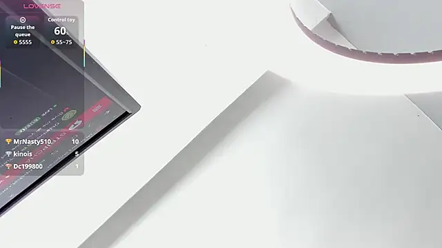 Snapshot of Lana-Gross chatting on October 4, 3:43 pm Lana-Gross online show from October 4, 3:43 pm