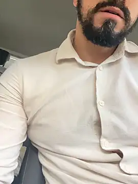 Snapshot of Edbero chatting on October 13, 2:28 pm Edbero online show from October 13, 2:28 pm