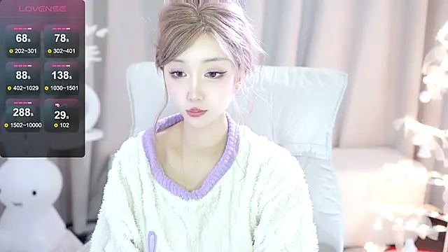 UUKiss  online show from February 22, 10:07 am