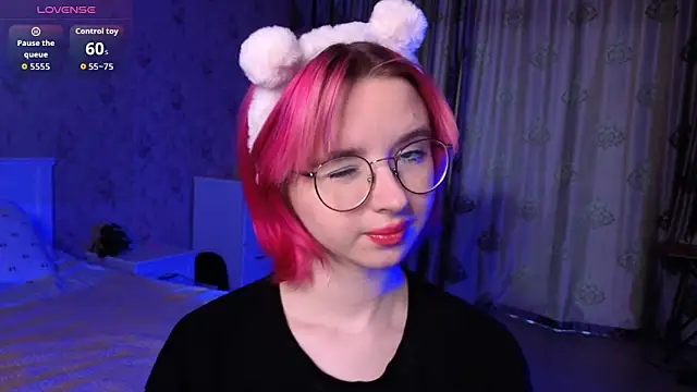 Snapshot of Nora_Failure chatting on September 21, 3:08 am Nora Failure online show from September 21, 3:08 am