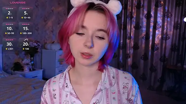 Snapshot of Nora_Failure chatting on October 2, 1:07 pm Nora Failure online show from October 2, 1:07 pm