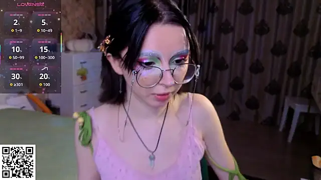 Snapshot of Nora_Failure chatting on February 2, 3:55 pm Nora Failure online show from February 2, 3:55 pm