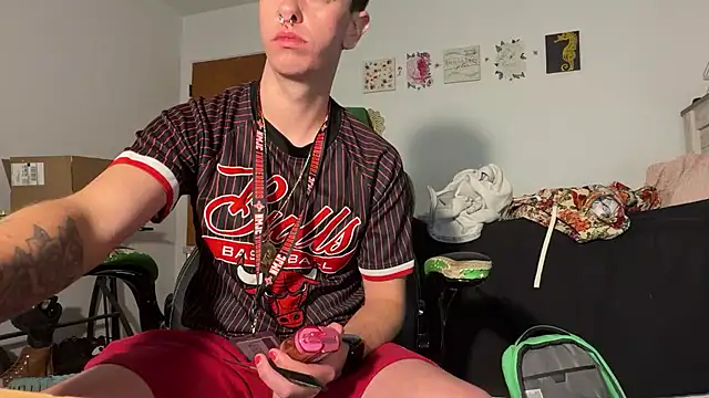 Snapshot of twentywithafelonyy chatting on December 4, 8:12 am twentywithafelonyy online show from December 4, 8:12 am