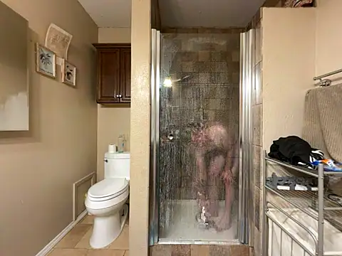 Snapshot of twentywithafelonyy chatting on December 14, 6:52 am twentywithafelonyy online show from December 14, 6:52 am