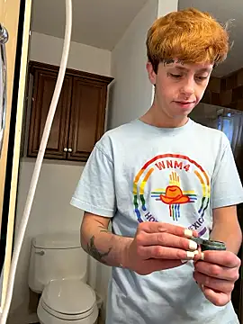 Snapshot of twentywithafelonyy chatting on January 9, 4:10 pm twentywithafelonyy online show from January 9, 4:10 pm