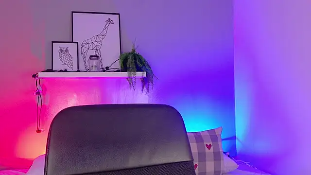 ParisFox  online show from April 3, 7:34 pm