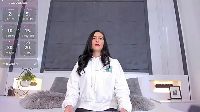 SaraGomez1 online show from December 17, 4:11 pm