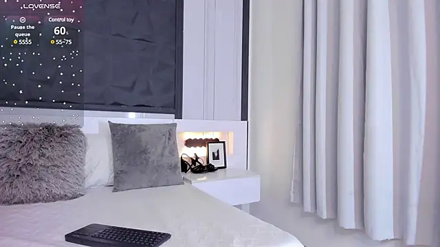 SaraGomez1 online show from December 20, 12:27 pm