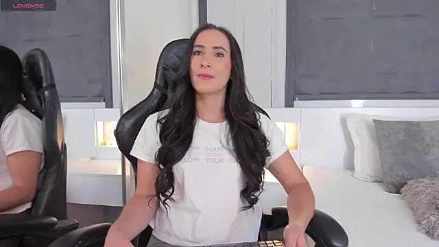SaraGomez1 online show from February 24, 12:48 pm
