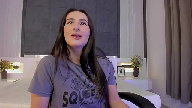 SaraGomez1 online show from February 22, 1:20 pm