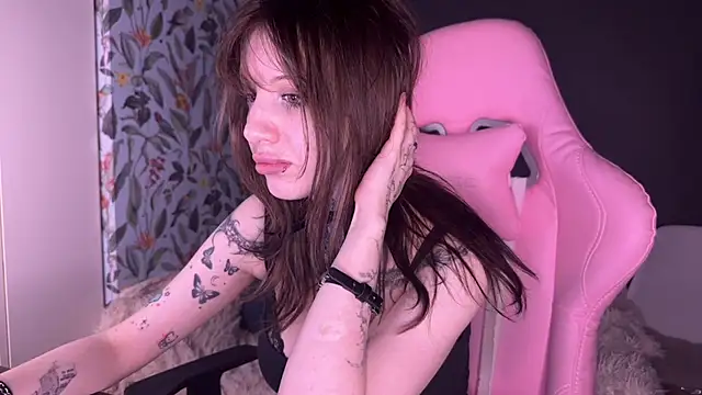 moundliicht1 online show from May 13, 9:00 pm