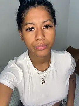 Snapshot of NiaBlanco chatting on February 13, 2:51 am NiaBlanco online show from February 13, 2:51 am